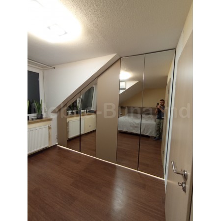 Шкаф в угол мансарды А-91